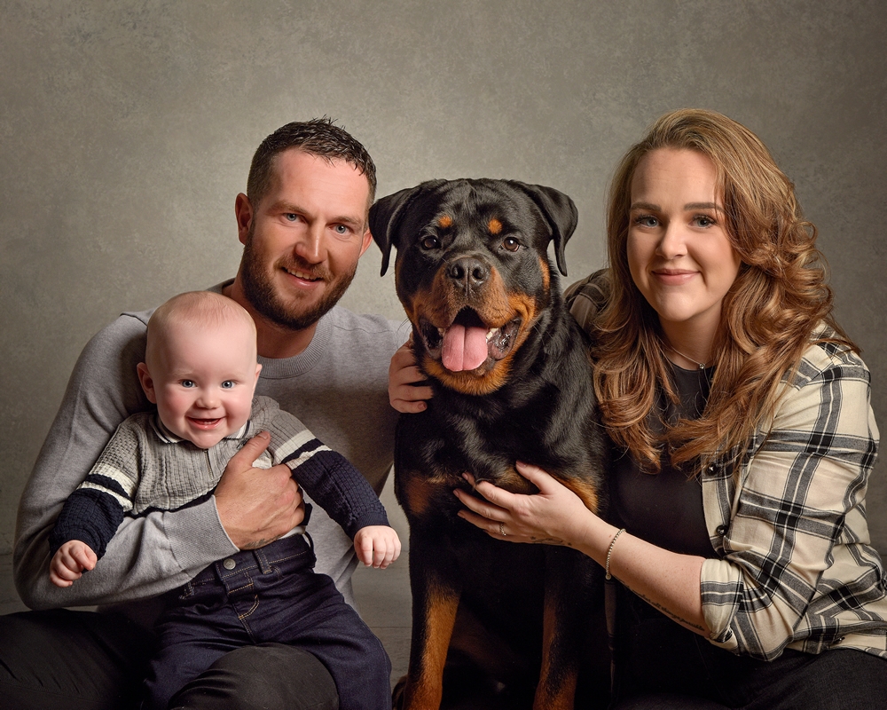 Family photography with pets